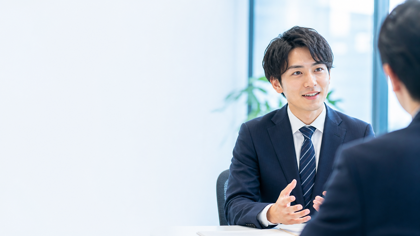顔採用や第一印象対策をイメージしたトップページのメインビジュアル
